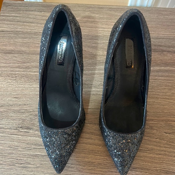 FOREVER 21 BLACK GLITY HERLS PUMPS POINTY SHOES IN SIZE 6 - Picture 2 of 5
